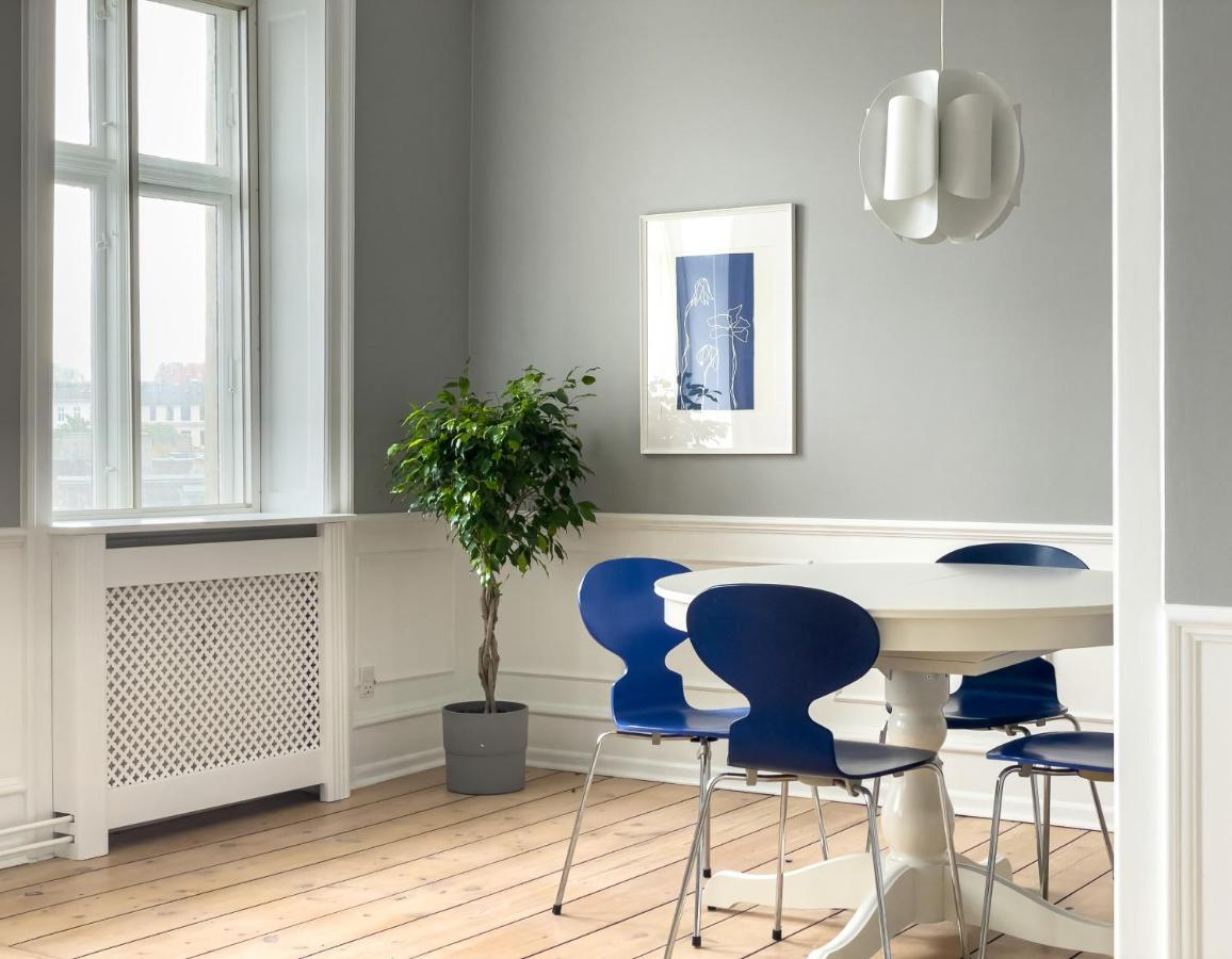 Stylish Classic Danish Design Apartment Copenhagen Exterior photo