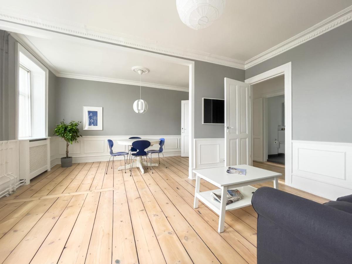 Stylish Classic Danish Design Apartment Copenhagen Exterior photo